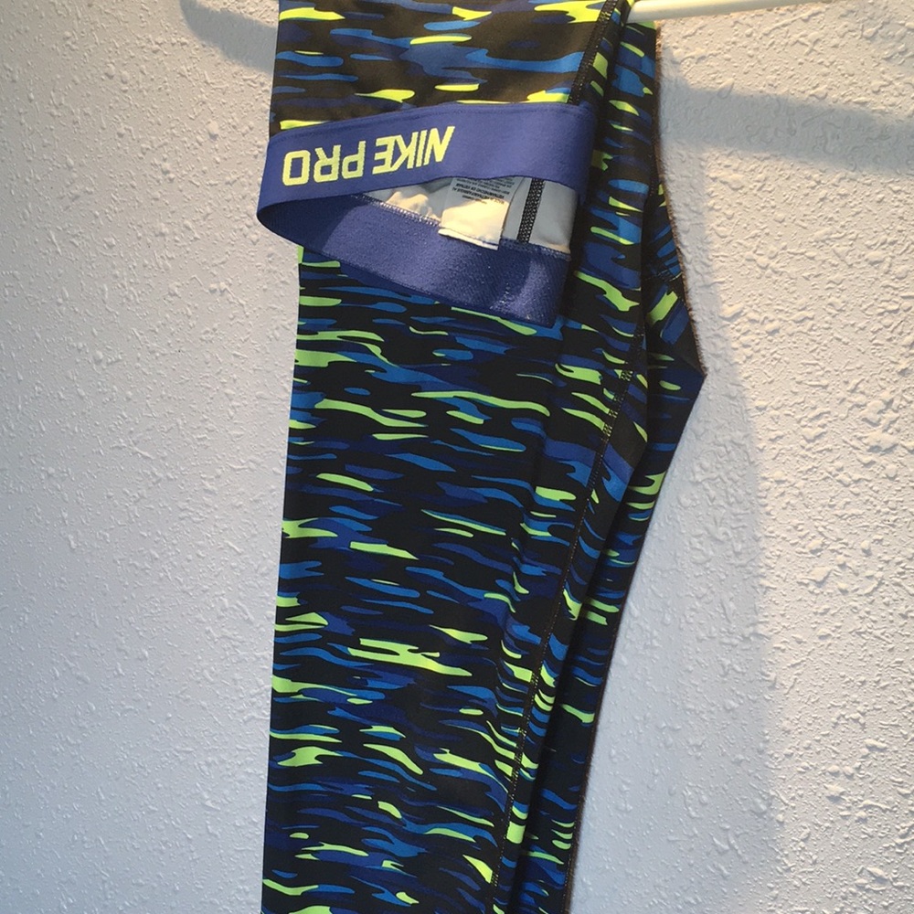 Nike DriFit 3/4 leggings